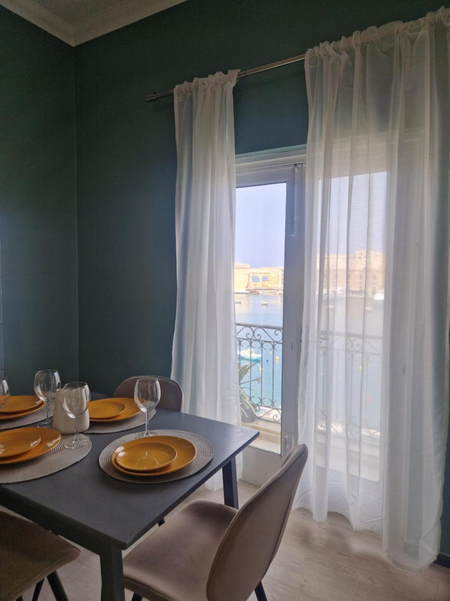 Korzo Suites Senglea Waterfront Extérieur photo