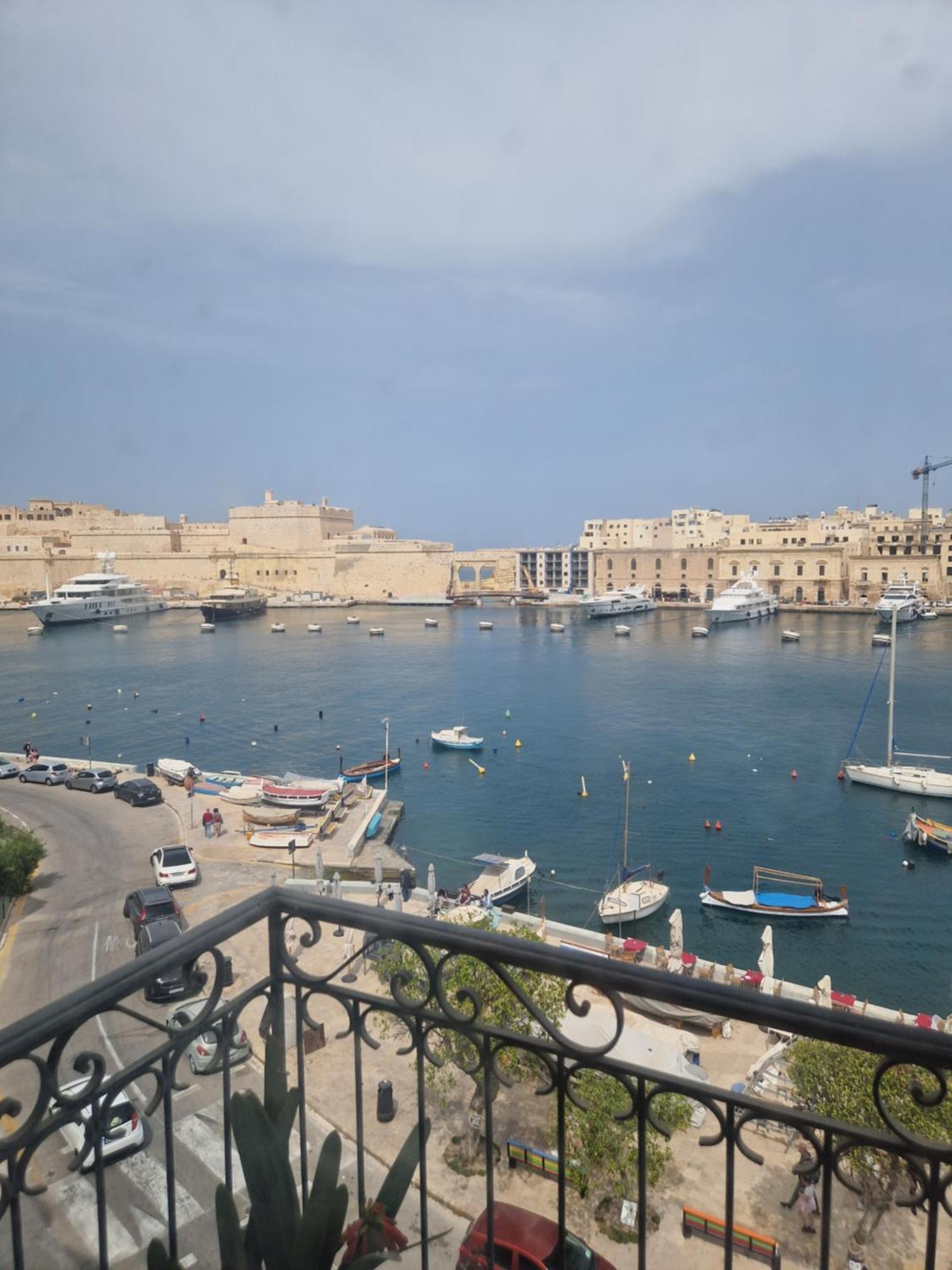 Korzo Suites Senglea Waterfront Extérieur photo